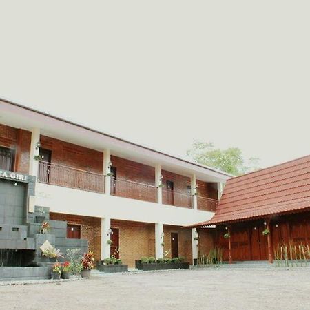 Amerta Giri Guest House Вонособо Экстерьер фото